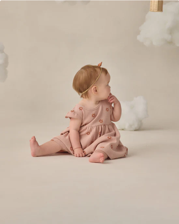 QUINCY Mae/FLUTTER SLEEVE DRESS /PINK DAISY /ワンピース【18-24m/2-3Y】