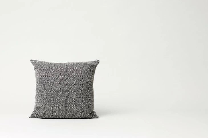 Form & Refine/アイマラ スクエアクッション(Pattern Cream)