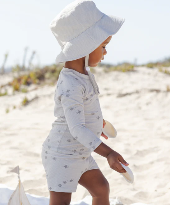 QUINCY Mae/FINN RASHGUARD + SHORT SET /FISH SKY /ラッシュガード＋ショーツセット【18-24M/2-3Y/4-5Y】