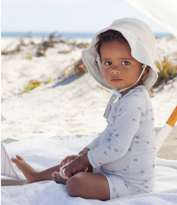 QUINCY Mae/FINN RASHGUARD + SHORT SET /FISH SKY /ラッシュガード＋ショーツセット【18-24M/2-3Y/4-5Y】
