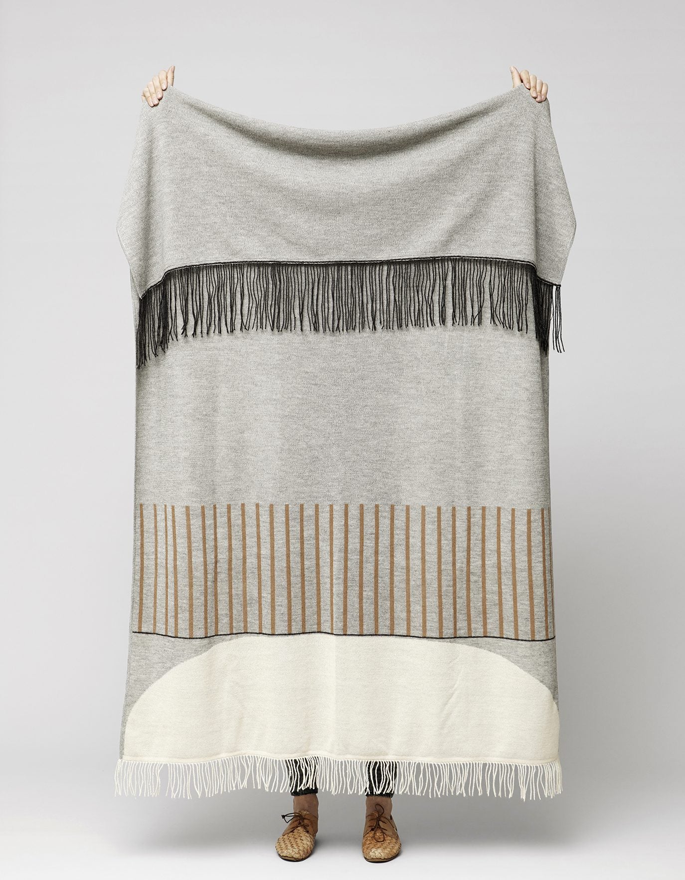 Form & Refine/アイマラ プレイド(Pattern Grey)ブランケット