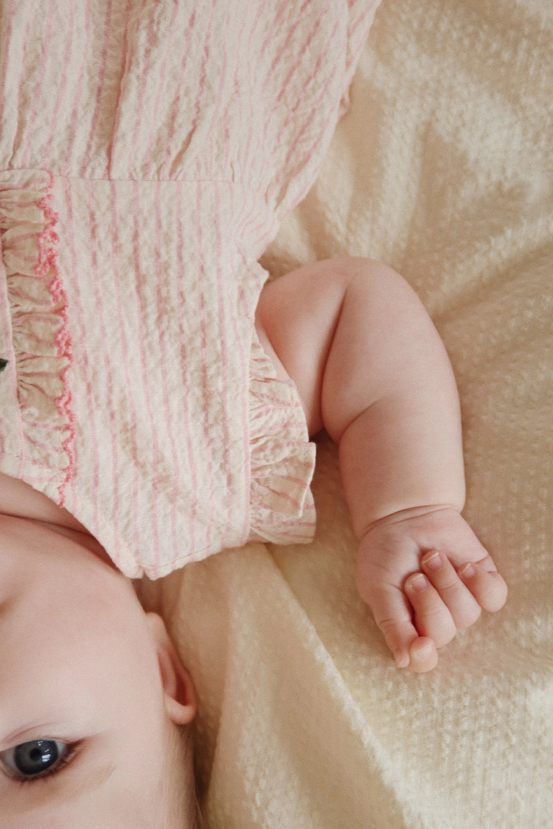 Konges Slojd/ ELLIE FRILL ROMPER / PEONY STRIPE【9ヶ月/18ヶ月】